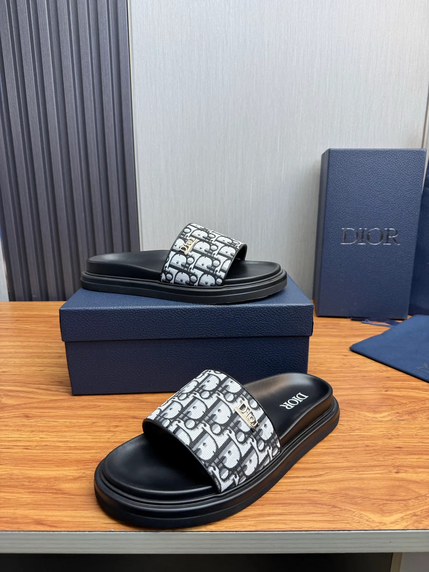 Men's shoes 260💰 Dior. Men's slippers🩴Official website 1:1 production 38-45 size 45 46 🉑️Customized original material shipped✅